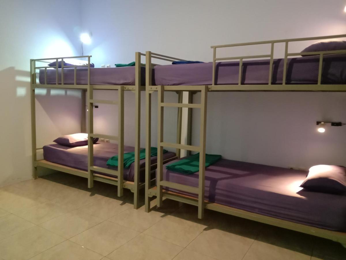 Sentul Hostel Kuta  Kültér fotó