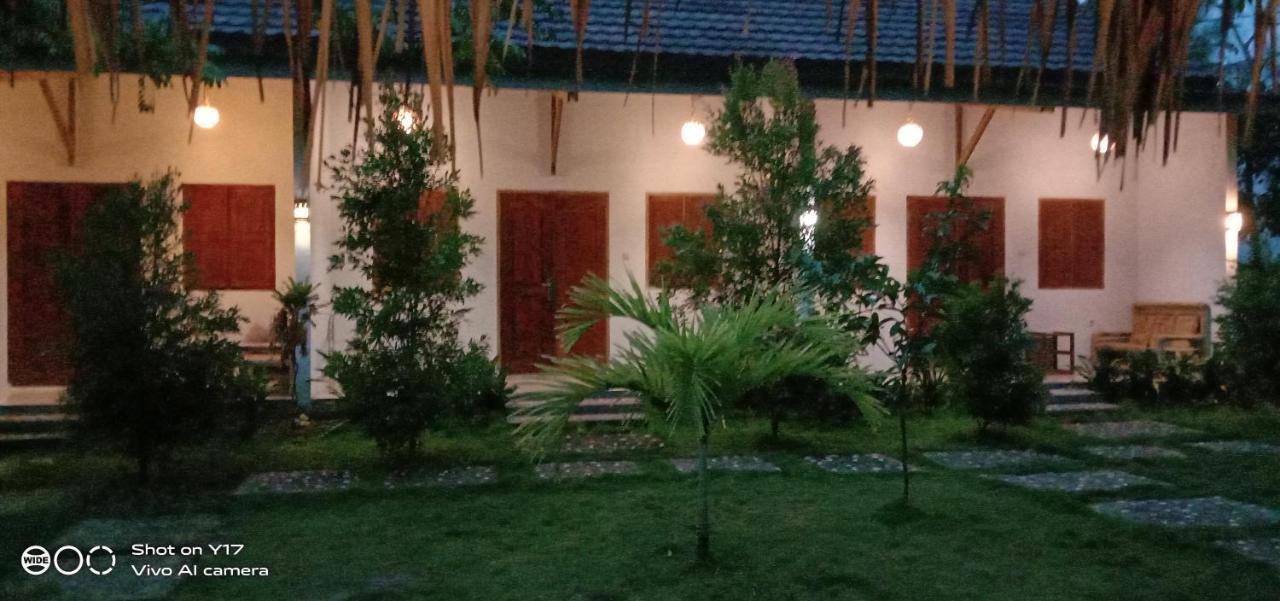 Sentul Hostel Kuta  Kültér fotó